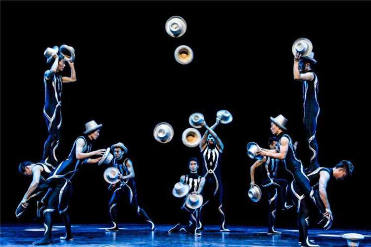 全家老少一起来丨魔术杂技专场演出