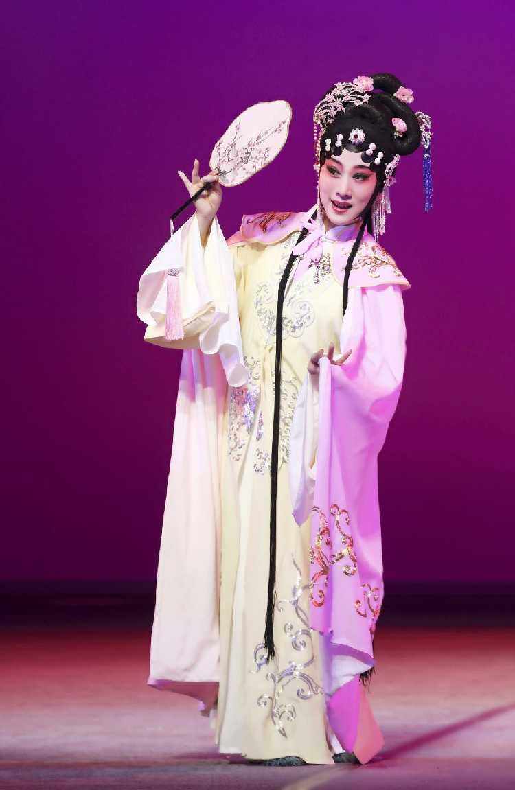 名家讲坛:昆曲是有美感的生活方式 她在戏校里勤学苦练,进入上海