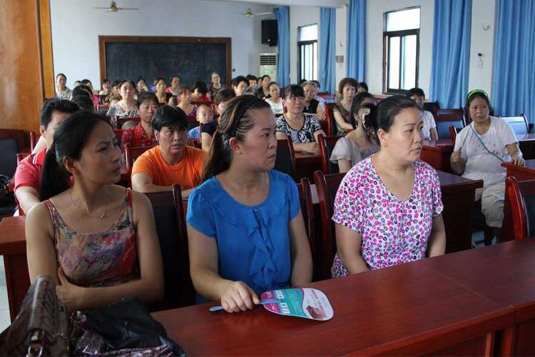 此次講座讓女性通知既能學習健康知識,又能增強婦女自我保健意識.